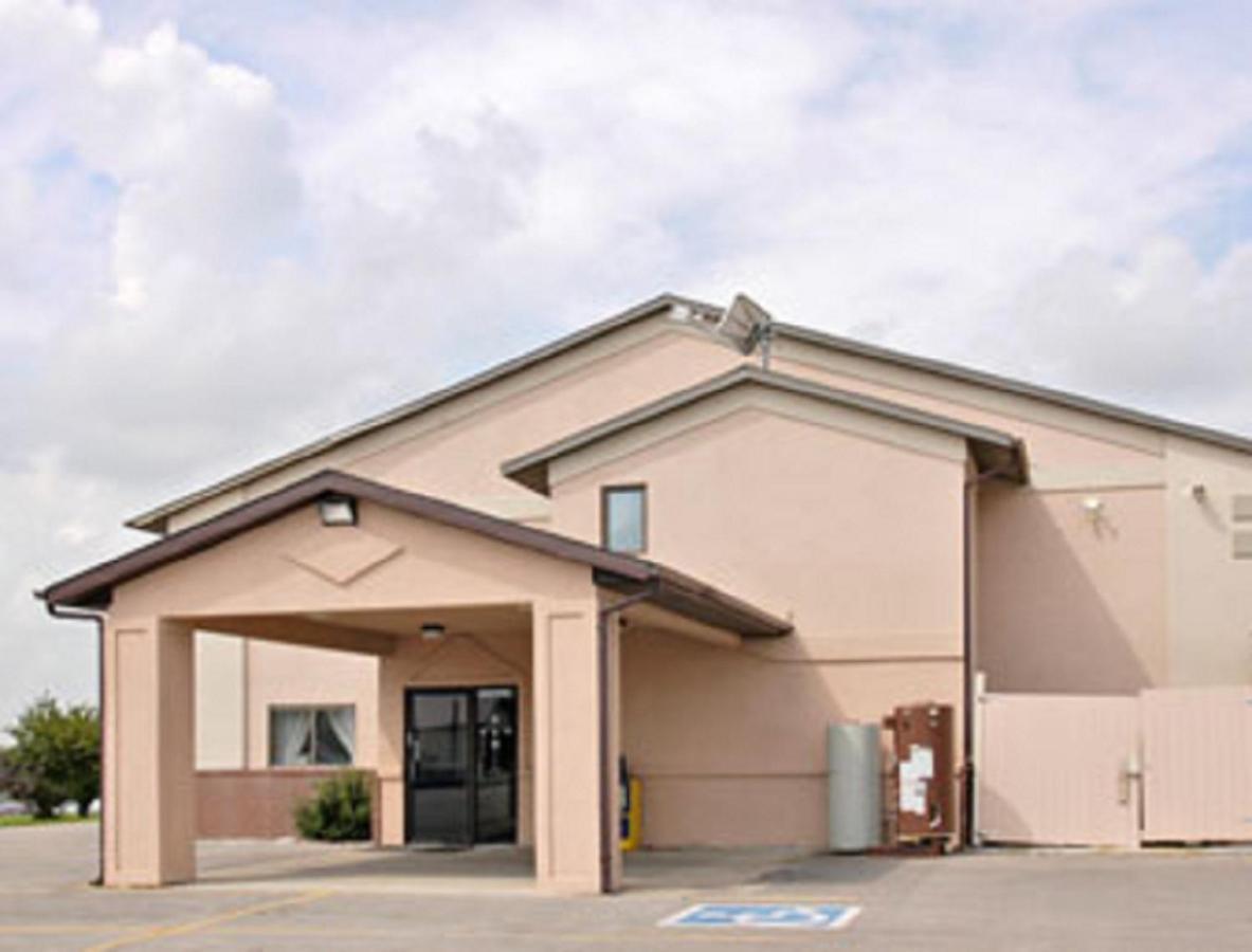 ซูเปอร์ 8 บาย วินด์แฮม ออสซิโอลา ไอโอวา Motel Osceola ภายนอก รูปภาพ