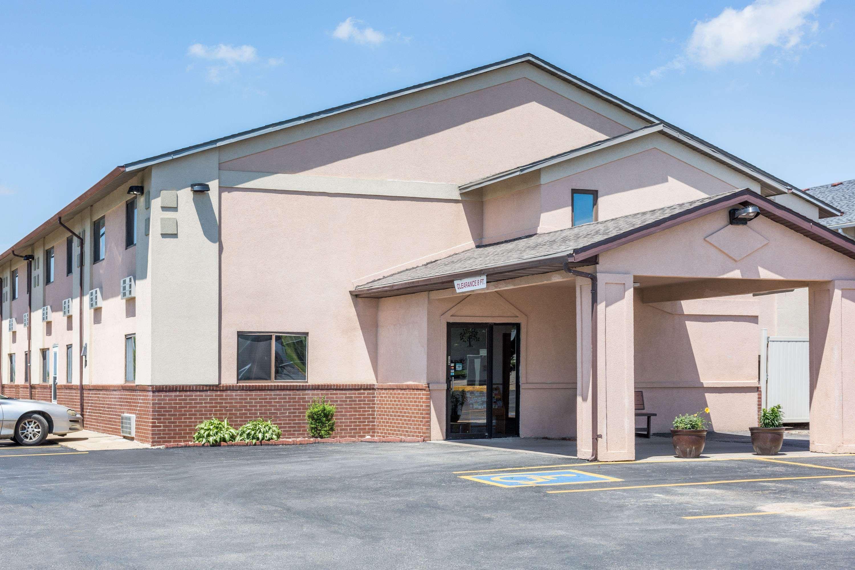 ซูเปอร์ 8 บาย วินด์แฮม ออสซิโอลา ไอโอวา Motel Osceola ภายนอก รูปภาพ